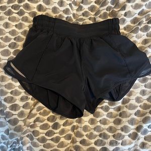Lululemon Black Low Rise 2.5 inch Hotty Hot Shorts, Size 4, Perfect Condition